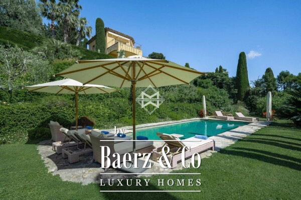 photo 6 Rare - walking distance from the village