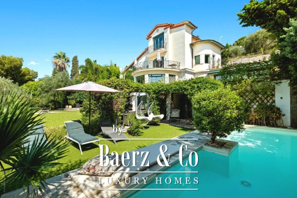 photo 3 Beautiful villa with panoramic sea view over the bay of Saint Jean Cap Ferrat
