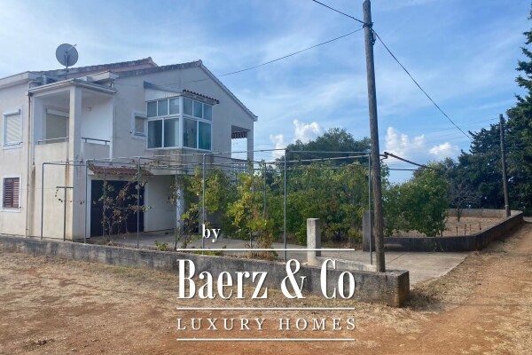 photo 3 Zadar, Ugljan/Muline, family house 256 m² by the sea on a plot of 1,600 m²