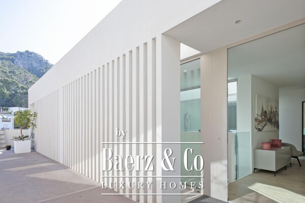 photo 2 Modern villa with privacy overlooking the Mediterranean