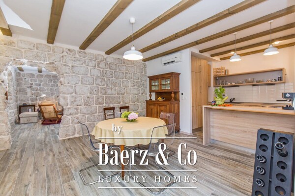 photo 3 Island of Šipan, stone house, first row to the sea