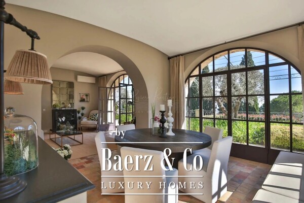 photo 15 Mougins - Situated ath the heart of the renowned village of Mougins