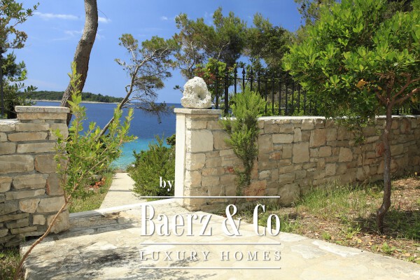 photo 19 Korcula, beautiful Dalmatian house by the sea with pool