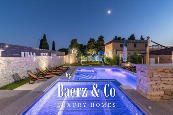 photo 2 Valtura, a luxury villa with a heated pool and a large garden, a rarity on the market