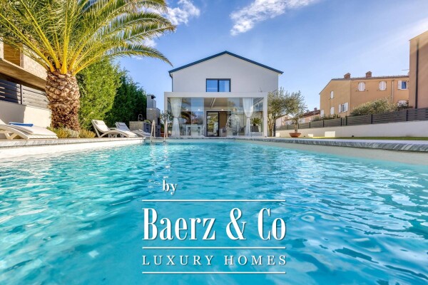 photo 1 Rovinj, an impressive family villa with a pool located in a quiet location