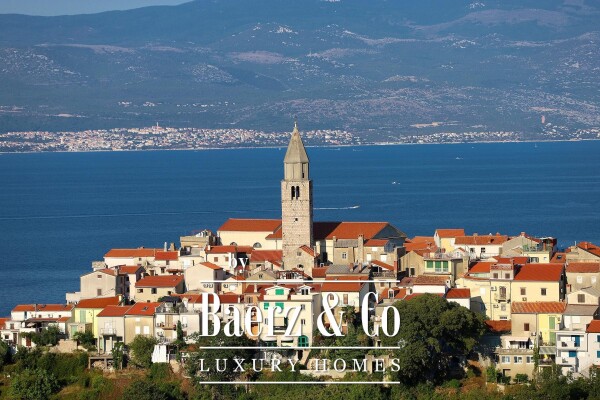 photo 19 Krk, Vrbnik, unique villa of 240 m2 on a plot of land of 800 m2