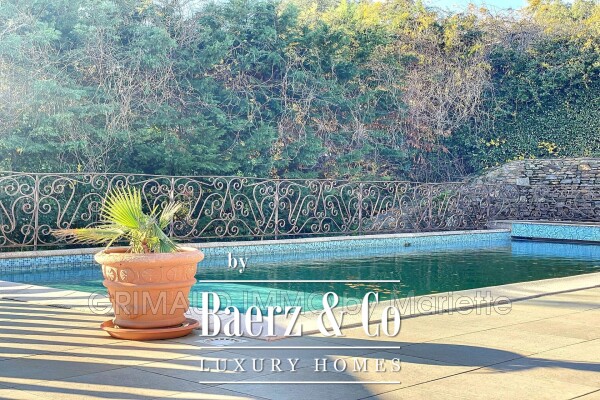 photo 3 Grimaud, France