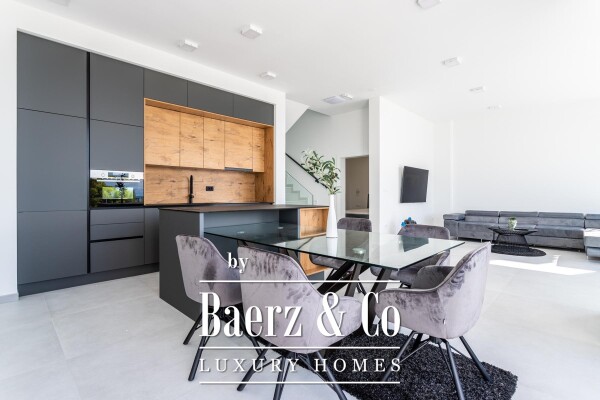 photo 4 Brela, a modern villa with a panoramic view