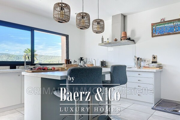 photo 13 beautiful contemporary property with open views