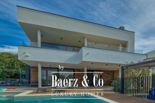 photo 2 Istria, luxury villa 276 m2 with 4 bedrooms, pool and sea view