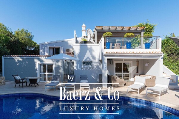 photo 1 TRADITIONAL VILLA IN VALE DO LOBO