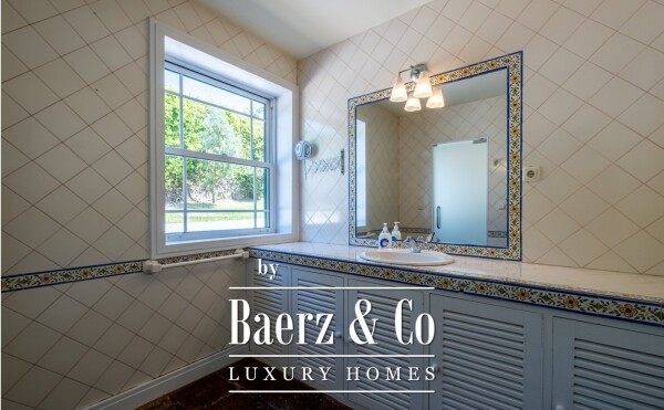 photo 8 Villa with wonderful sea views