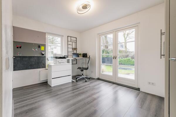 photo 22 Nieuw-Loosdrechtsedijk 60