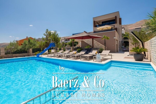 photo 15 Pag beautiful villa with sea view 350m2 200 meters from the sea