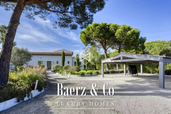 photo 13 Modern villa by foot from the beach