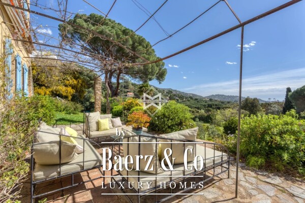 photo 5 Property with 2 Villas and Swimming Pool - Le Lavandou