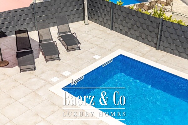 photo 1 Malinska, Renovated House with Three Apartments, 280.72 m², 800m from the Sea