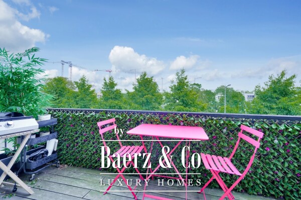 photo 12 Top Floor Duplex with Stunning Views of Île Seguin