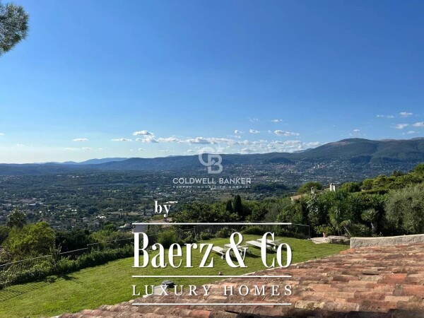 photo 10 Gorgeous villa with panoramic view in a gated domaine