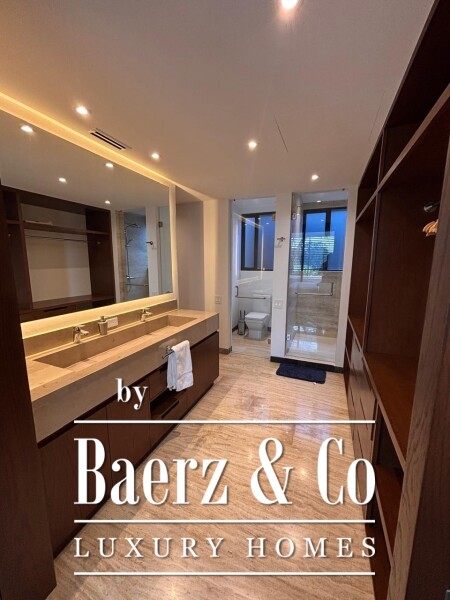 photo 24 Country Club 