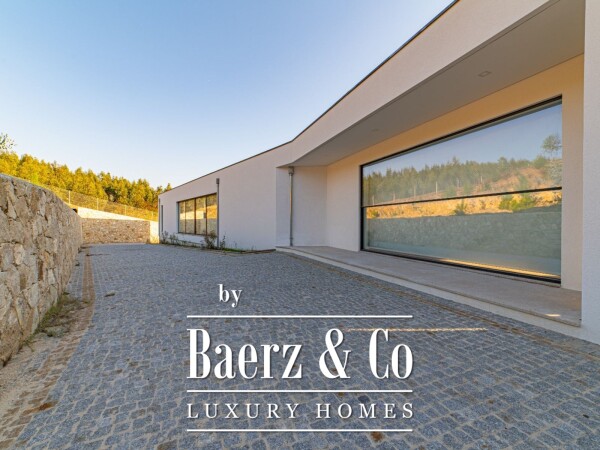 photo 7 Villa with 4 suites to debut