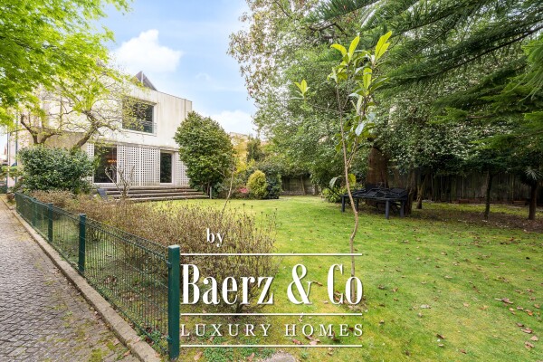 photo 30 Timeless Elegance in the Heart of Hollywood