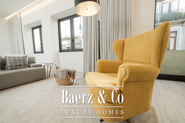 photo 5 1930s building downtown Porto