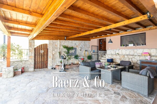 photo 22 Omiš, Stanići, a beautiful house with a sea view, total living area of 160 m² on a land plot of 2546