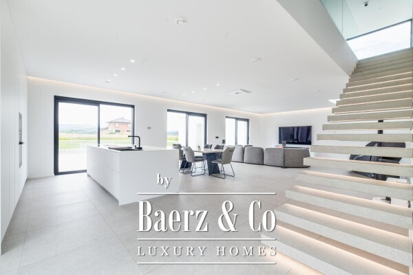 photo 1 Zagreb, Sesvete – Luxury Smart House Villa with Pool, 390 m²