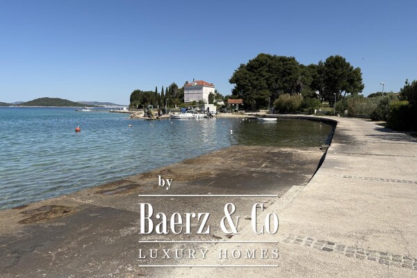 photo 22 Zlarin, spacious house with apartments under renovation, 1200 m²