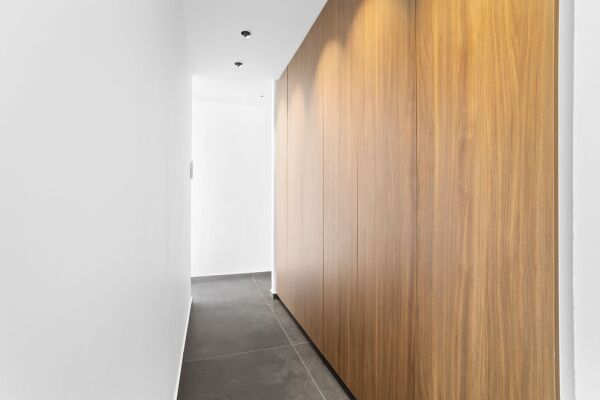 photo 27 Crown West 207