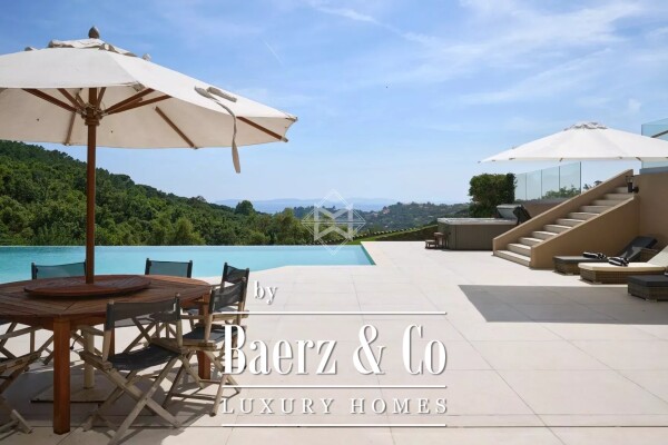 photo 6 Property surrounded by nature on the heights of La Croix-Valmer