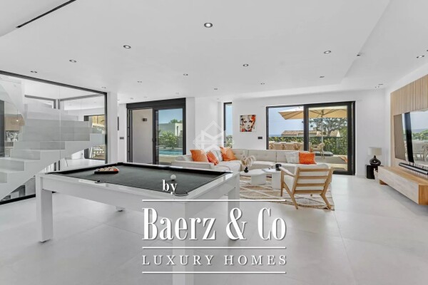 photo 7 New contemporary villa with sea view