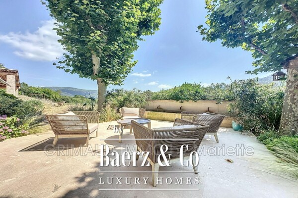 photo 3 beautiful contemporary villa with superb amenities and beaut
