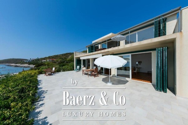 photo 4 Vis first row by the sea modern house 275 m2 net floor area on a 584 m2 plot