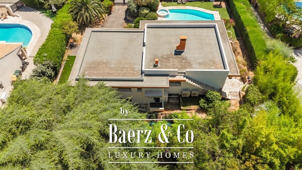 photo 8 Vente Villa rénovée de 270 m² avec piscine et jardin paysager - 5 min en voiture de la plage