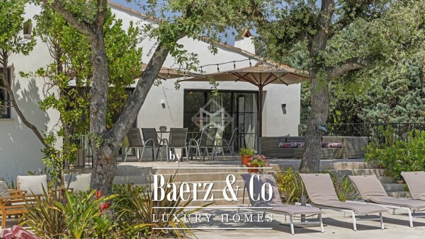 photo 5 Charming Villa in a Private Estate