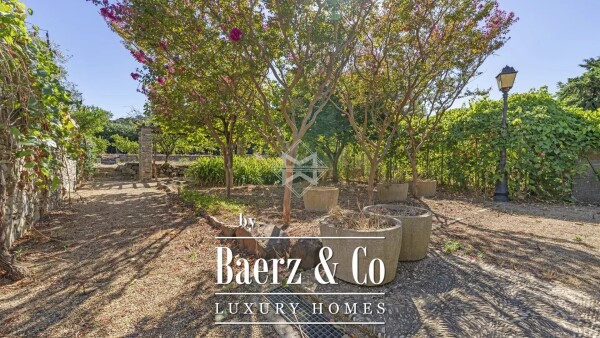 photo 9 Saint-Tropez - Property to renovate