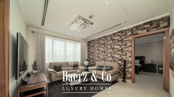 photo 7 4-Bedroom Legacy Villa for Sale in Jumeirah Park
