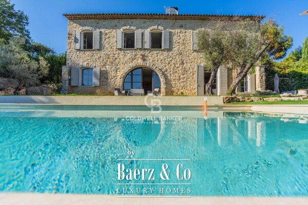 photo 1 Lovely stone bastide with panoramic view on the village