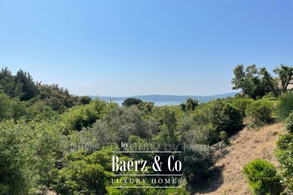 photo 8 Grimaud, France