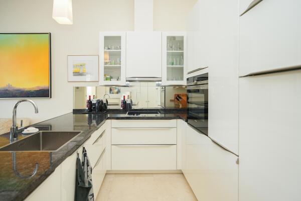 photo 11 Hezelstraat 17