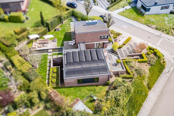 photo 38 Bouwensstraat 25