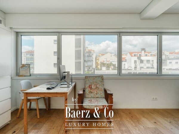 photo 6 Modern Two Bedroom Apartment with Elevator, Garage and Storage Room in Estrela, Lisbon