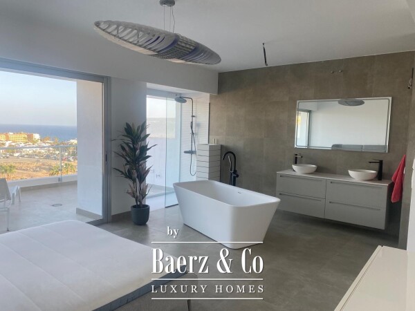 photo 10 Luxury penthouse duplex in La Caleta, Tenerife