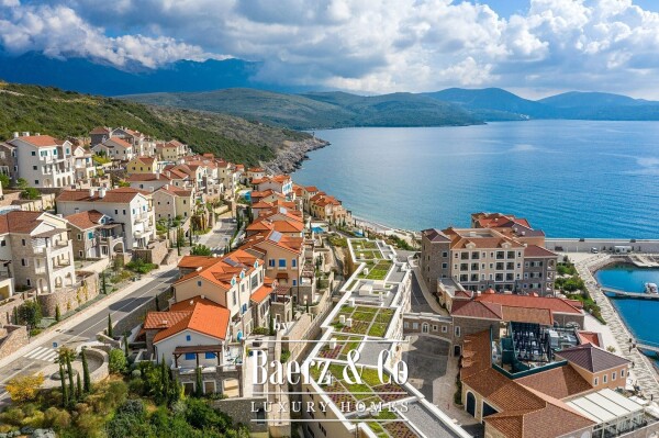 photo 4 Luxurious and Spacious Apartment with a Large Terrace on the Coast of Montenegro